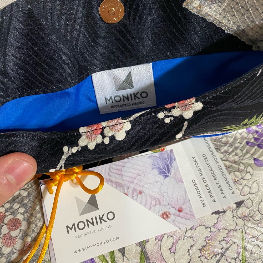 FOLDING WRISTLET CLUTCH MONIKO - Picture 2 of 7